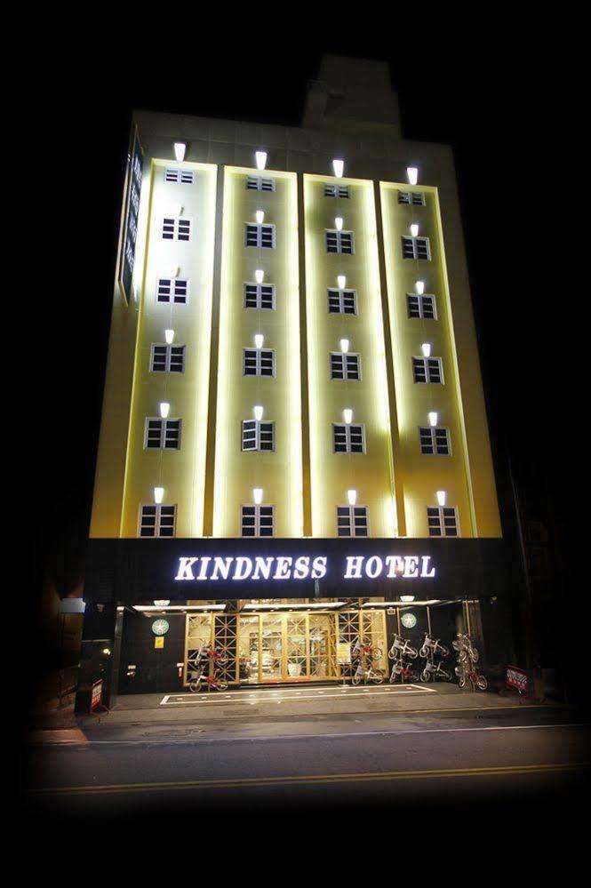 คายด์เนส โฮเต็ล ไท่หนาน ฉือคาน ทาวเวอร์ Hotel ไถหนาน ภายนอก รูปภาพ